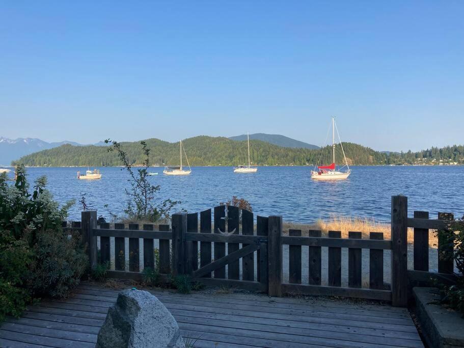 ギブソンズ Iconic 3-Story Waterfront 'Marina House' W/ Viewヴィラ エクステリア 写真