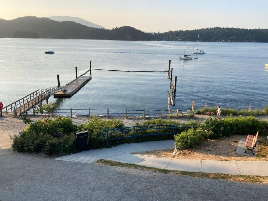 ギブソンズ Iconic 3-Story Waterfront 'Marina House' W/ Viewヴィラ エクステリア 写真