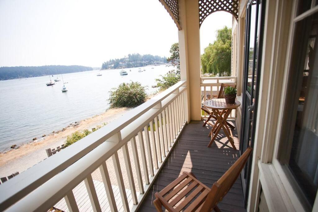 ギブソンズ Iconic 3-Story Waterfront 'Marina House' W/ Viewヴィラ エクステリア 写真