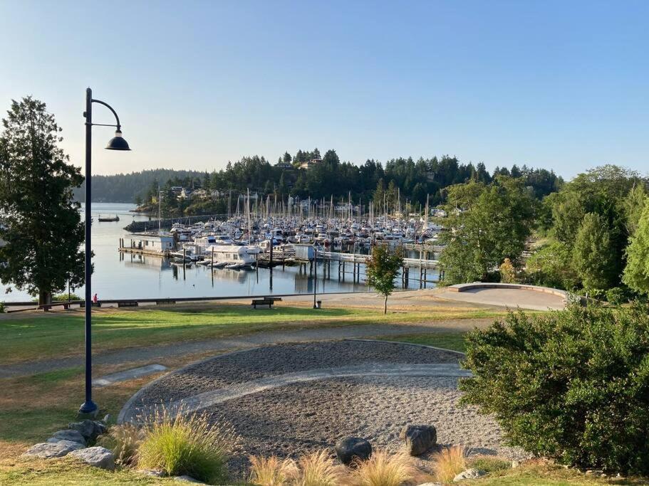 ギブソンズ Iconic 3-Story Waterfront 'Marina House' W/ Viewヴィラ エクステリア 写真