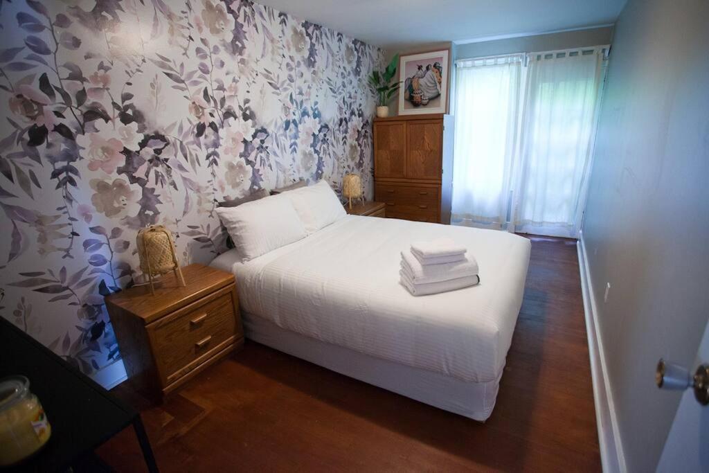 ギブソンズ Iconic 3-Story Waterfront 'Marina House' W/ Viewヴィラ エクステリア 写真